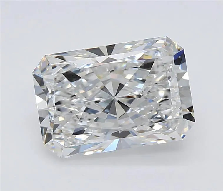 2.58ct Radiant Lab Grown Diamond (Colour E, Clarity VVS2, GIA Certified)